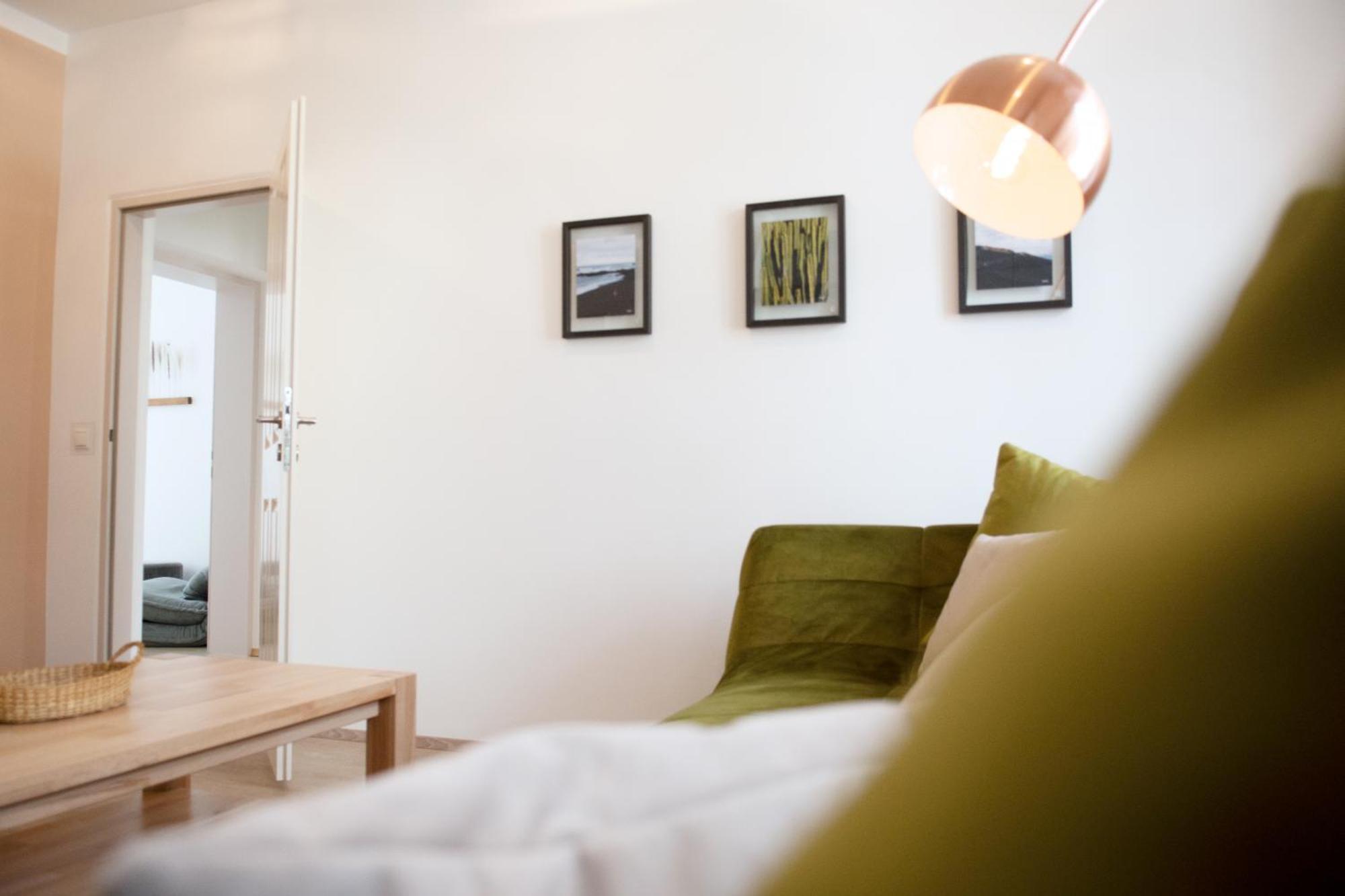 Kiwi Apartment Wina Bagian luar foto
