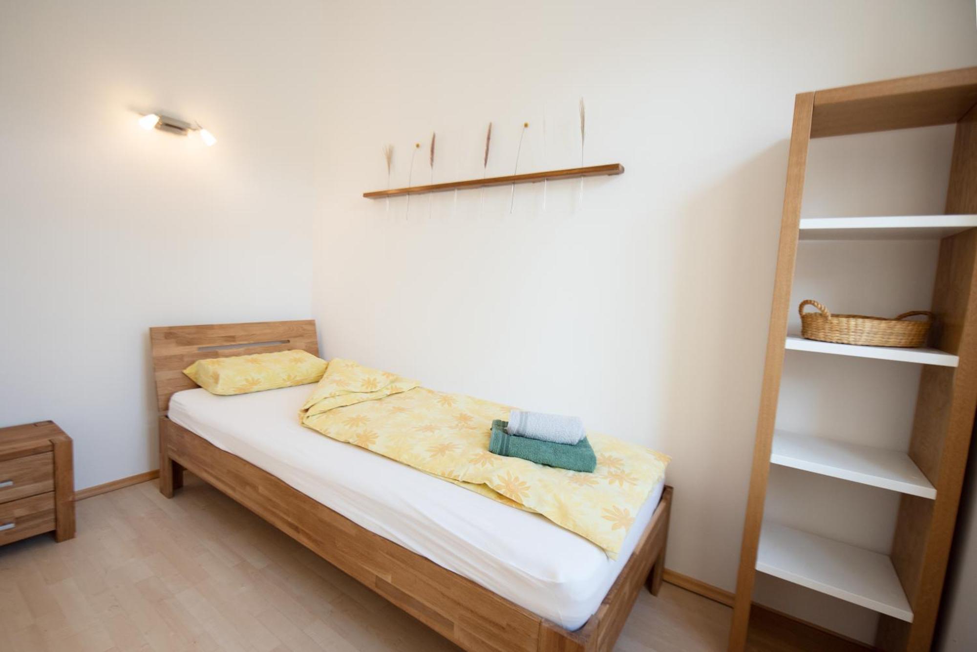 Kiwi Apartment Wina Bagian luar foto