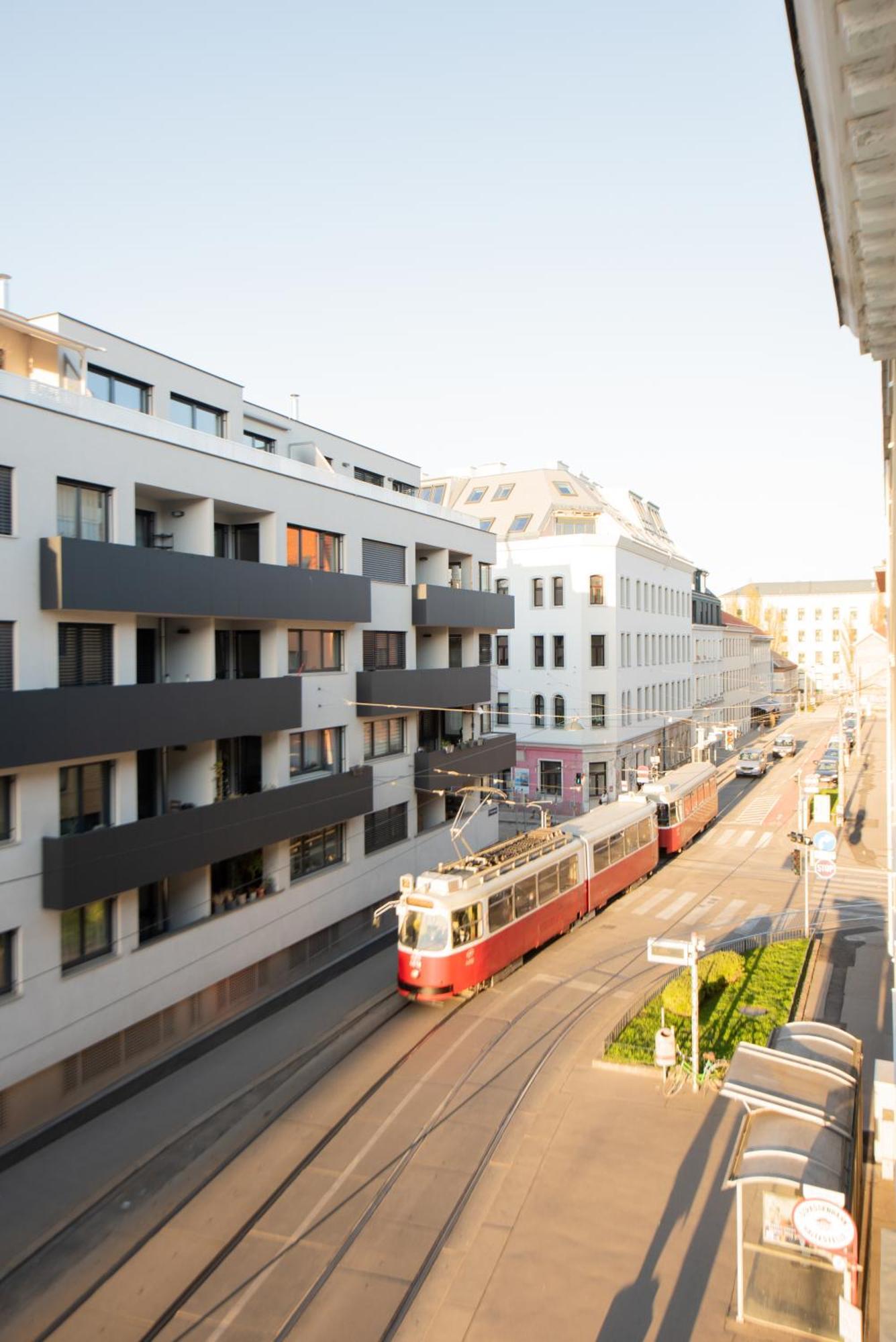 Kiwi Apartment Wina Bagian luar foto